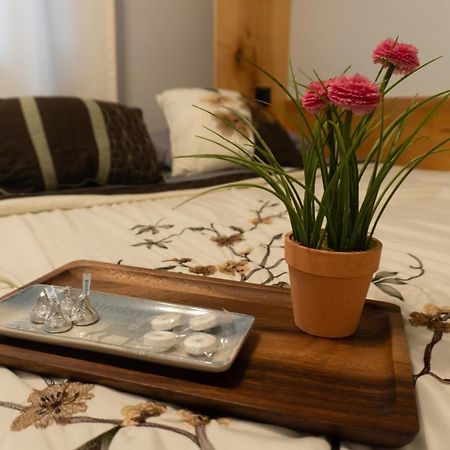Trinity Escapes - Two Bedroom Two Bathroom Full Apartment Near Airport 앵커리지 외부 사진
