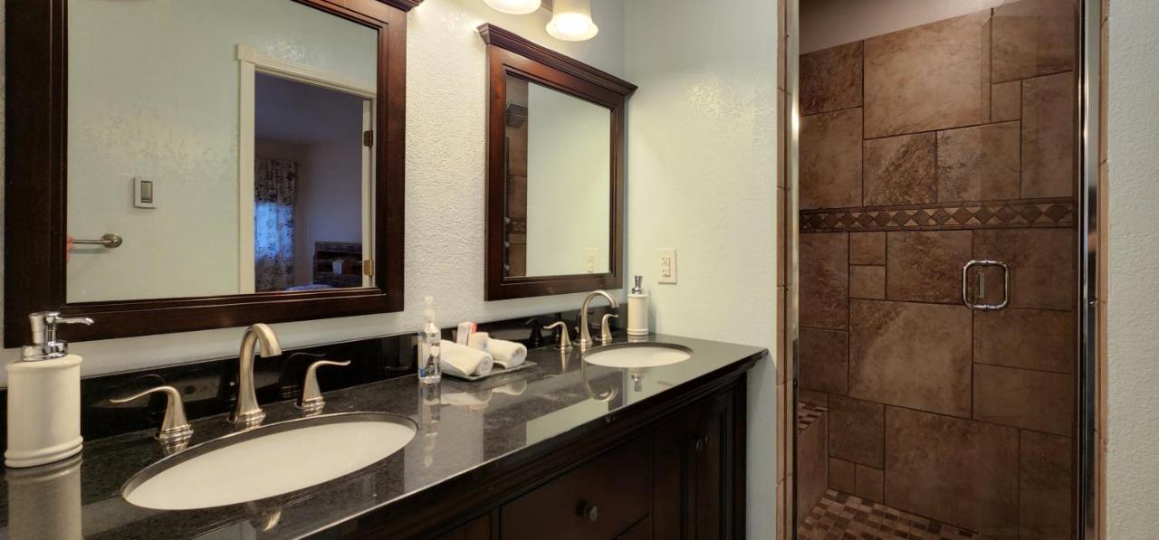 Trinity Escapes - Two Bedroom Two Bathroom Full Apartment Near Airport 앵커리지 외부 사진