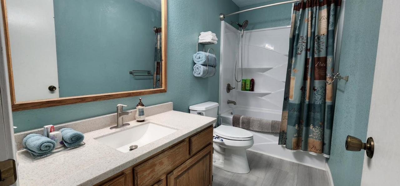 Trinity Escapes - Two Bedroom Two Bathroom Full Apartment Near Airport 앵커리지 외부 사진