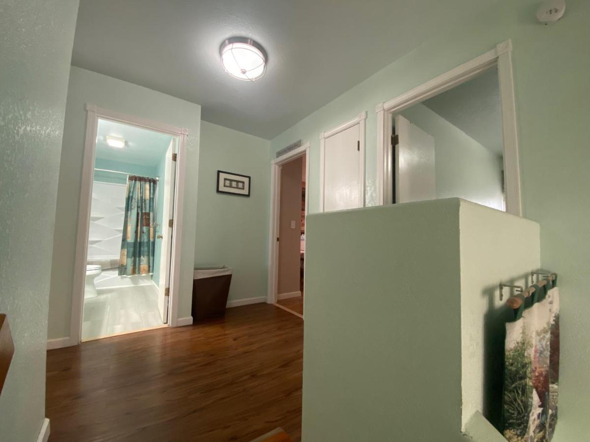 Trinity Escapes - Two Bedroom Two Bathroom Full Apartment Near Airport 앵커리지 외부 사진