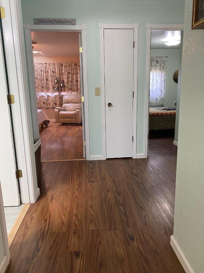 Trinity Escapes - Two Bedroom Two Bathroom Full Apartment Near Airport 앵커리지 외부 사진