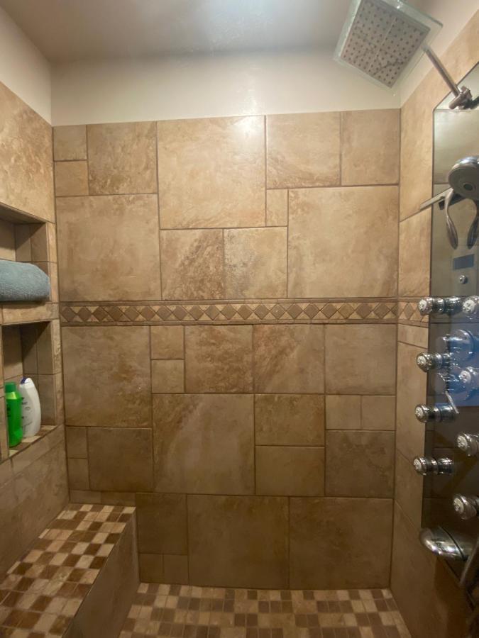 Trinity Escapes - Two Bedroom Two Bathroom Full Apartment Near Airport 앵커리지 외부 사진
